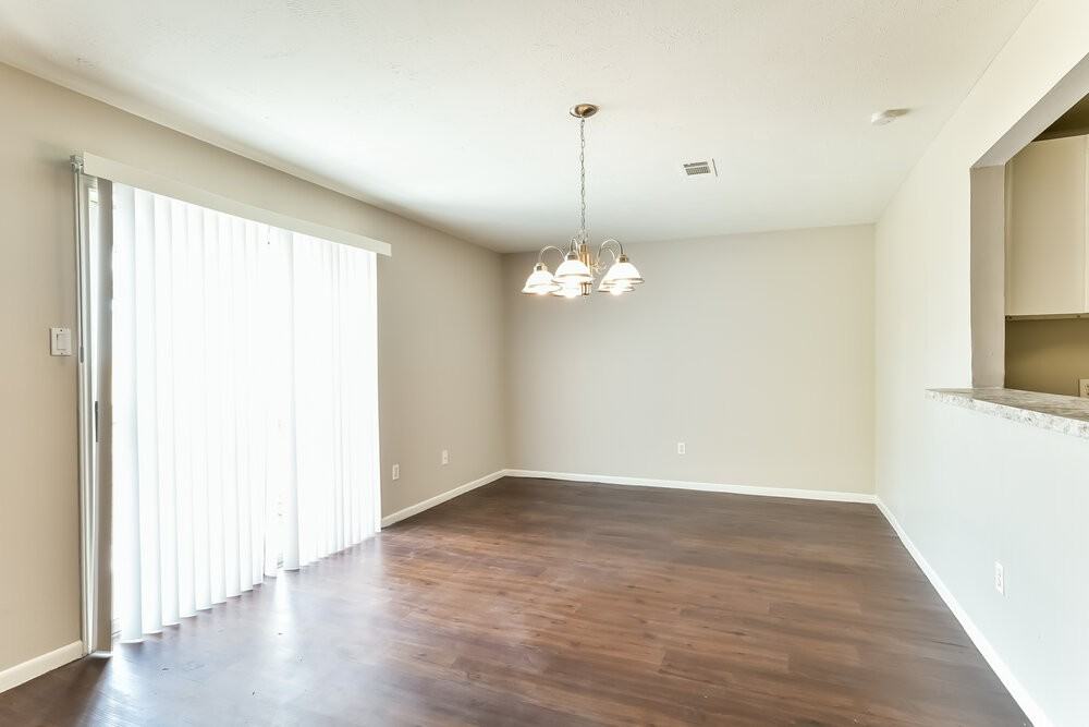 11611 Duane St - Photo 6 of 15