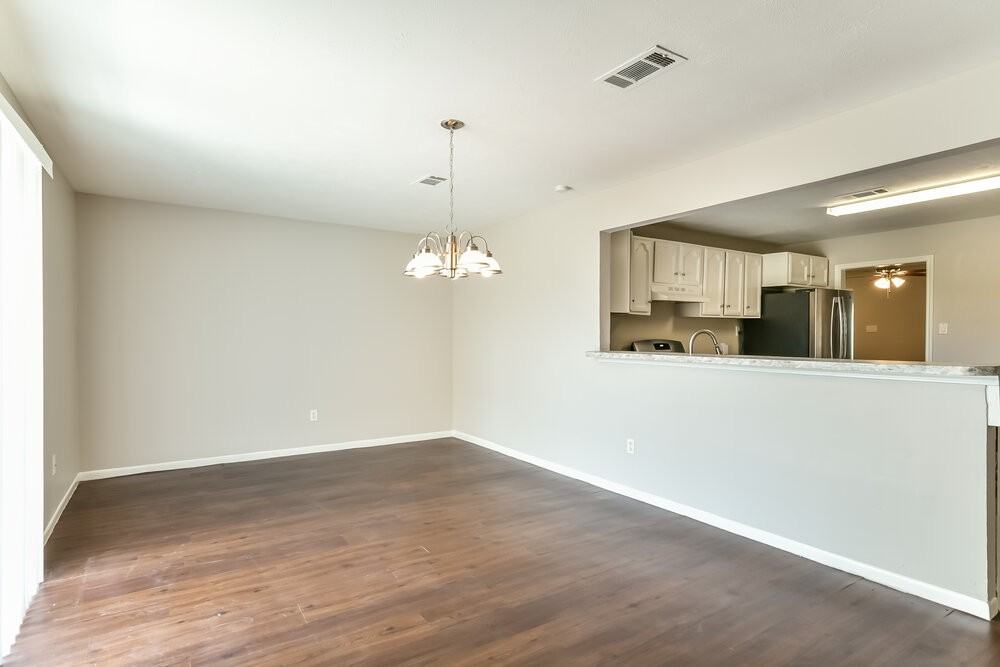 11611 Duane St - Photo 7 of 15