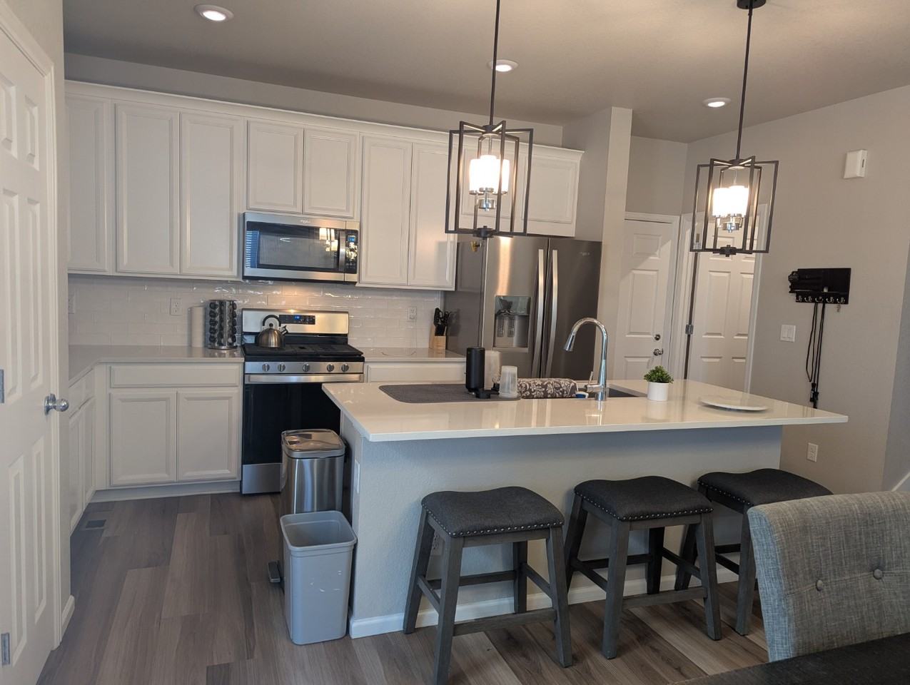 387 Courtfield Way - Photo 2 of 46