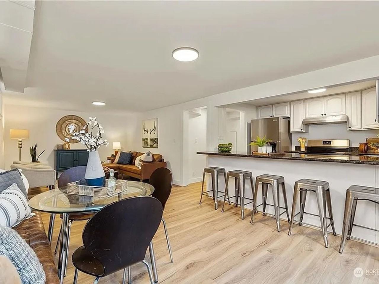 15839 9th Ave Sw - Photo 2 of 10
