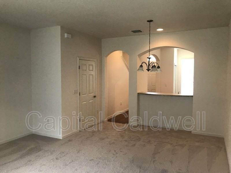 7013 Timberside Pl - Photo 4 of 32