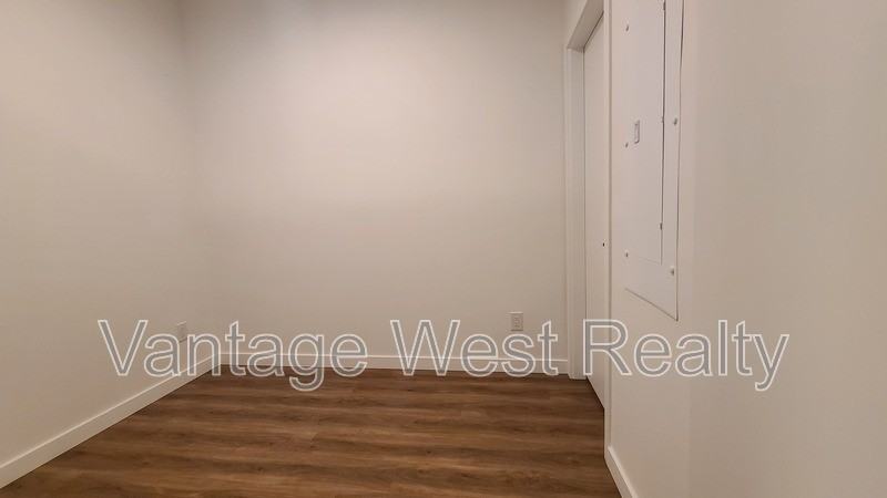 314 Rutland Rd N - Photo 7 of 16