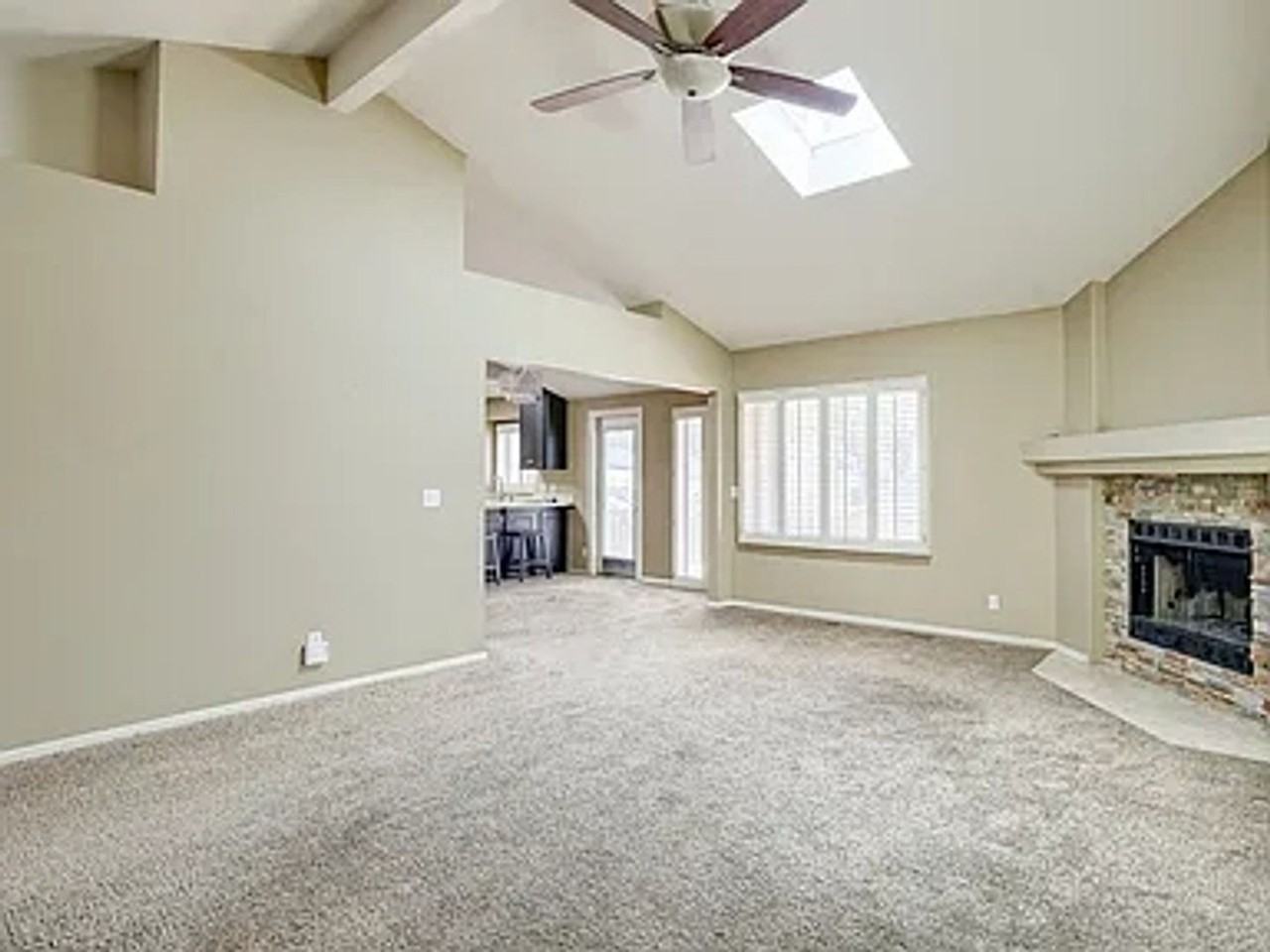 4610 N 126th Ave - Photo 3 of 24