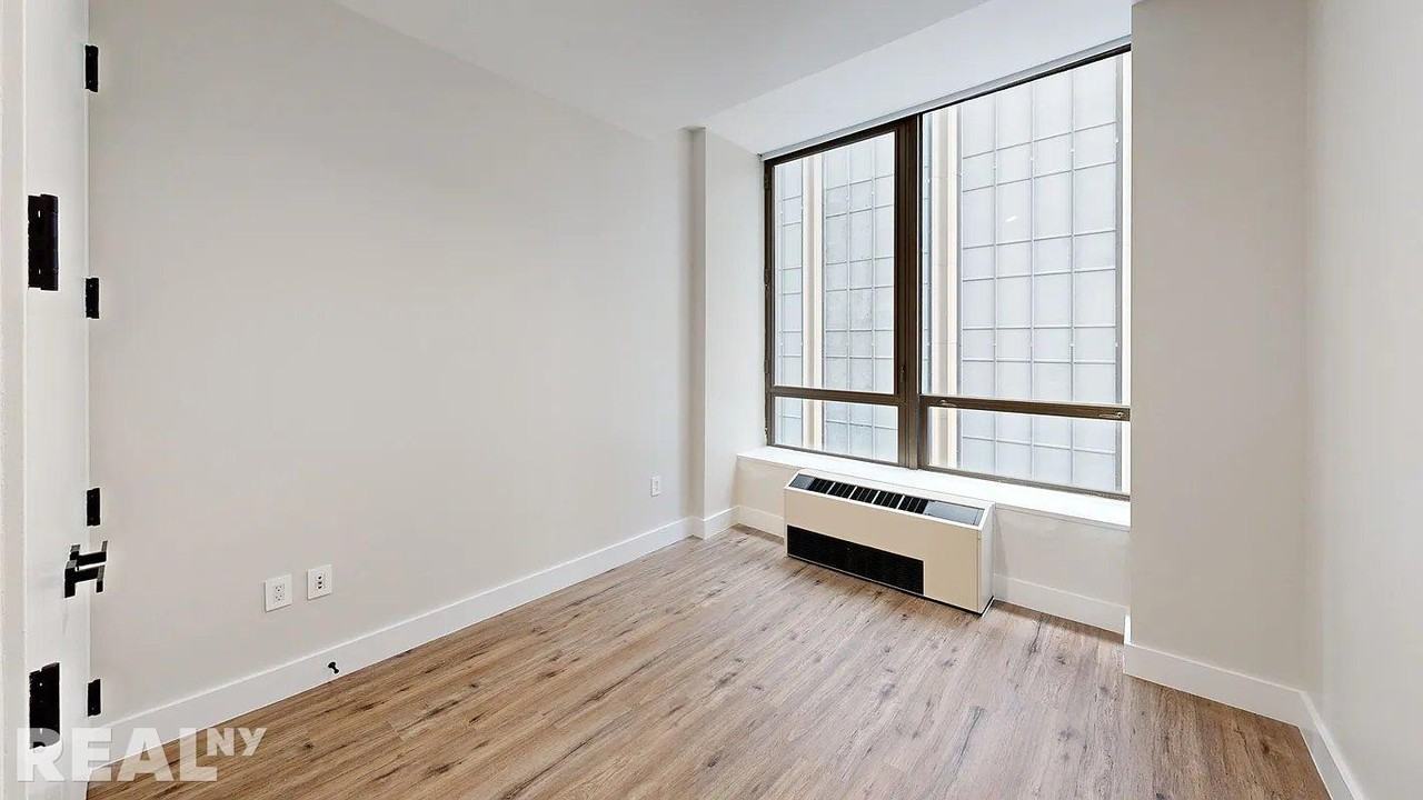 Wall St #1506 - Photo 3 of 8