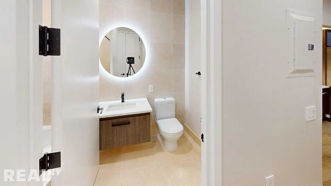 Wall St #1104 - Photo 4 of 9