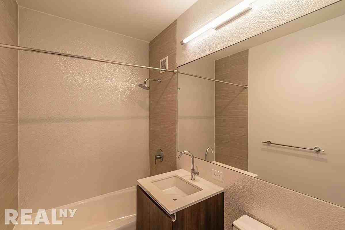 Park Row #20B - Photo 4 of 4