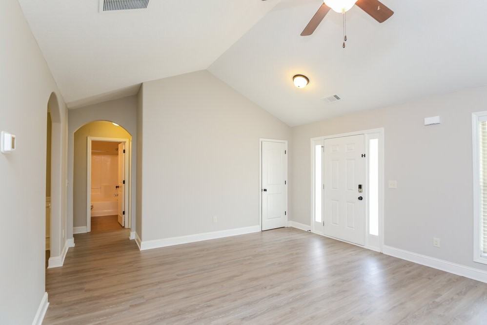 1637 Deer Creek Ln - Photo 3 of 16