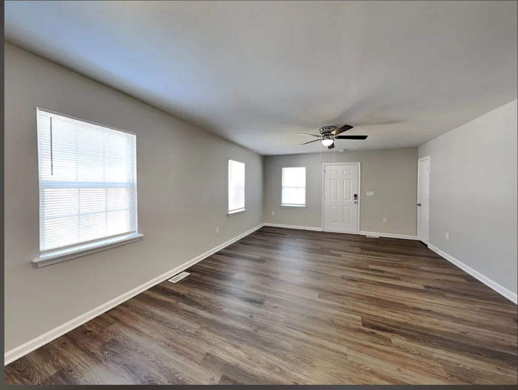 1924 Allen St - Photo 2 of 10