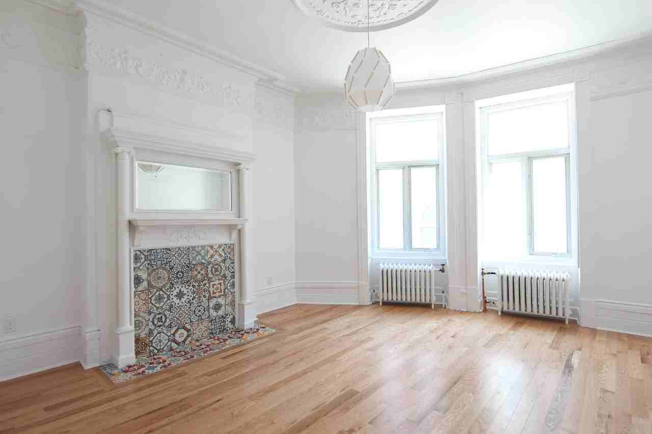 2100 Rue Saint-Denis #1