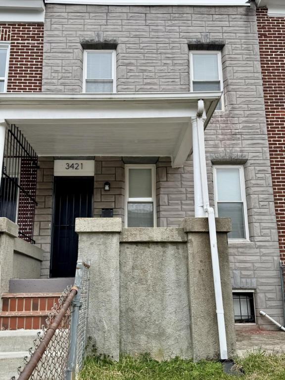 3421 Ravenwood Ave - Photo 2 of 14