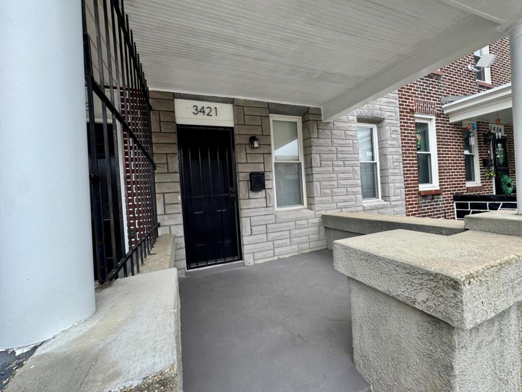 3421 Ravenwood Ave - Photo 3 of 14