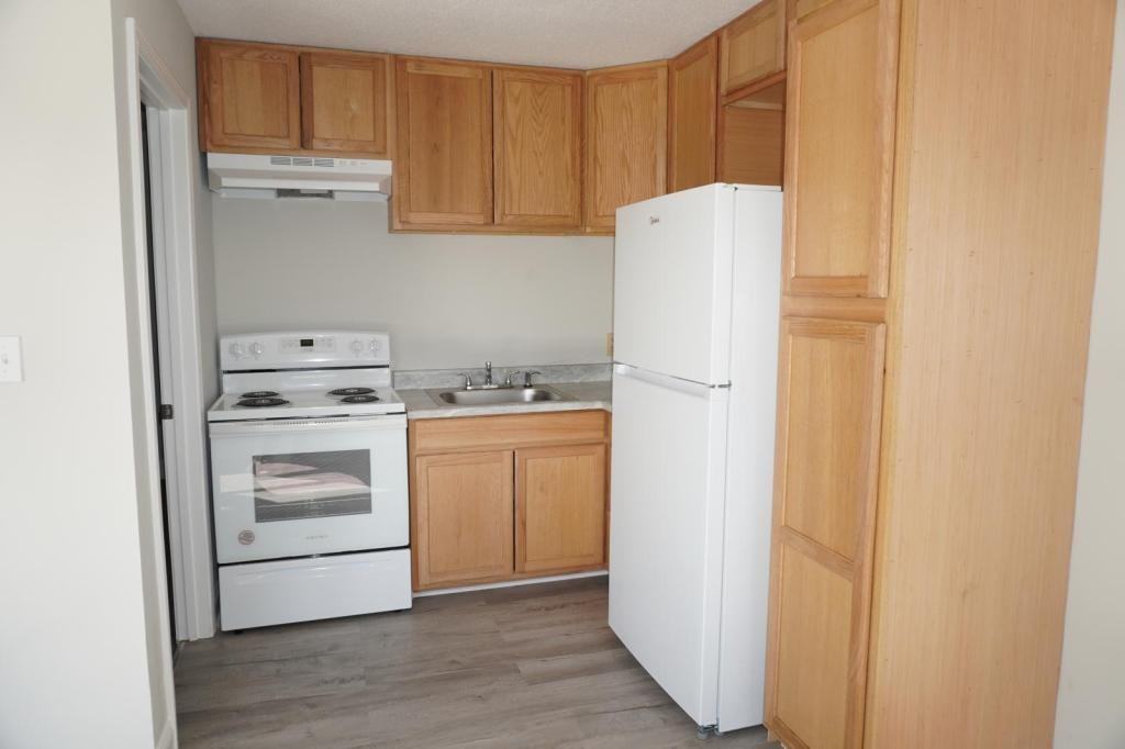 111 Village St - Photo 2 of 6