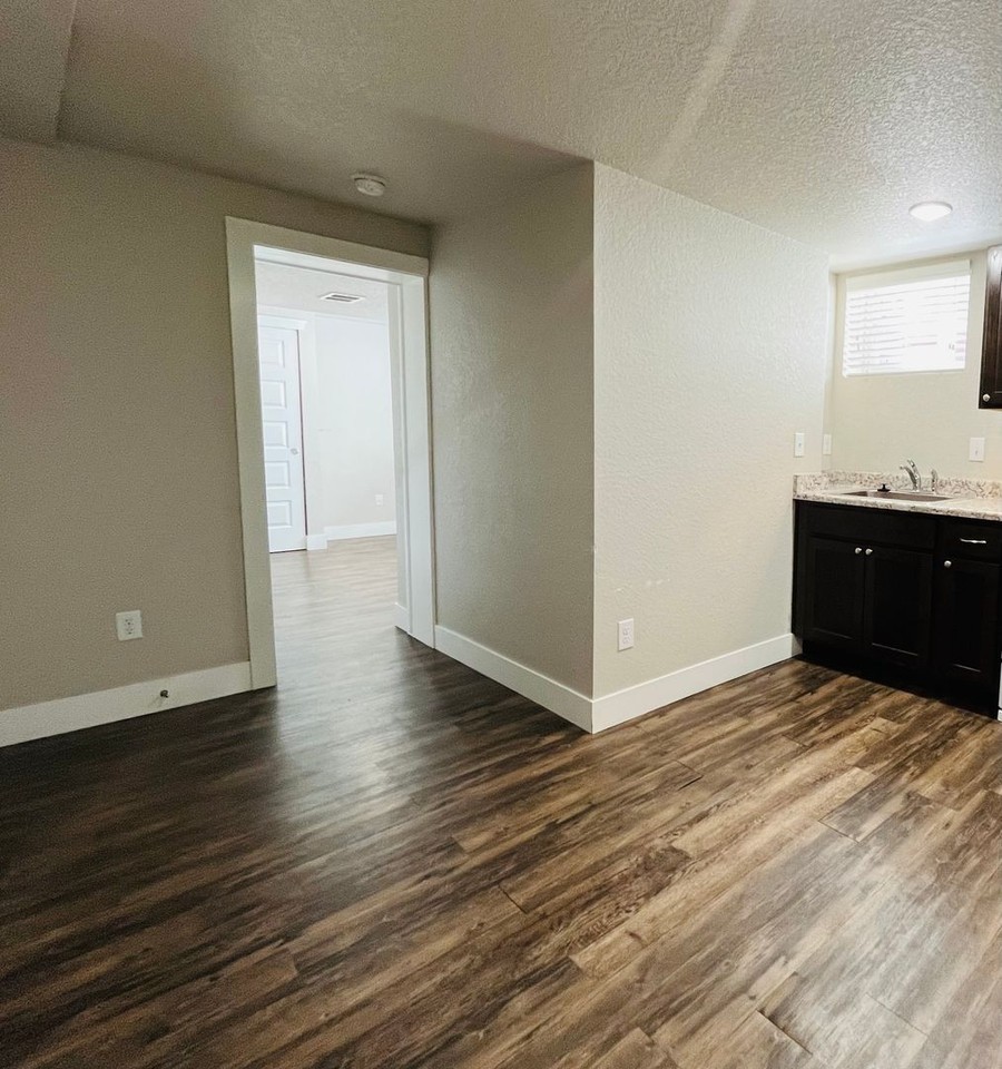 1559 - Photo 5 of 11
