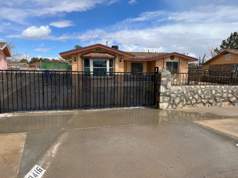 8416 Hartford Dr - Photo 2 of 35