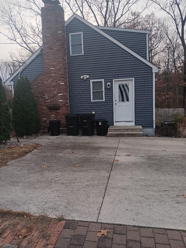 1810 Normandy Ave - Photo 2 of 8