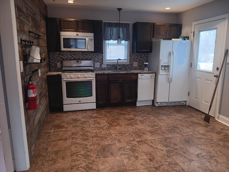 1810 Normandy Ave - Photo 3 of 8