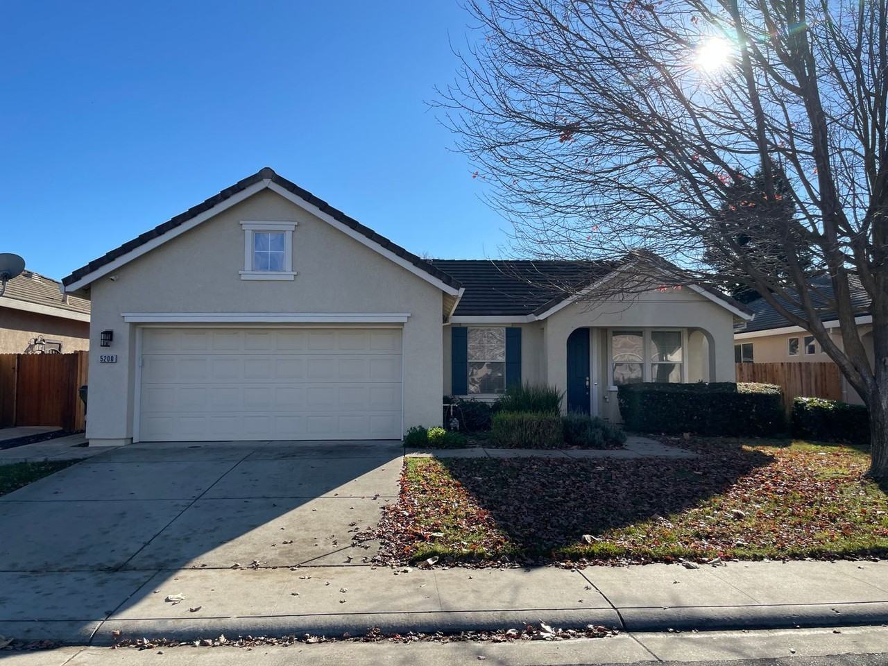 5200 Fox Trotter Way - Photo 3 of 14