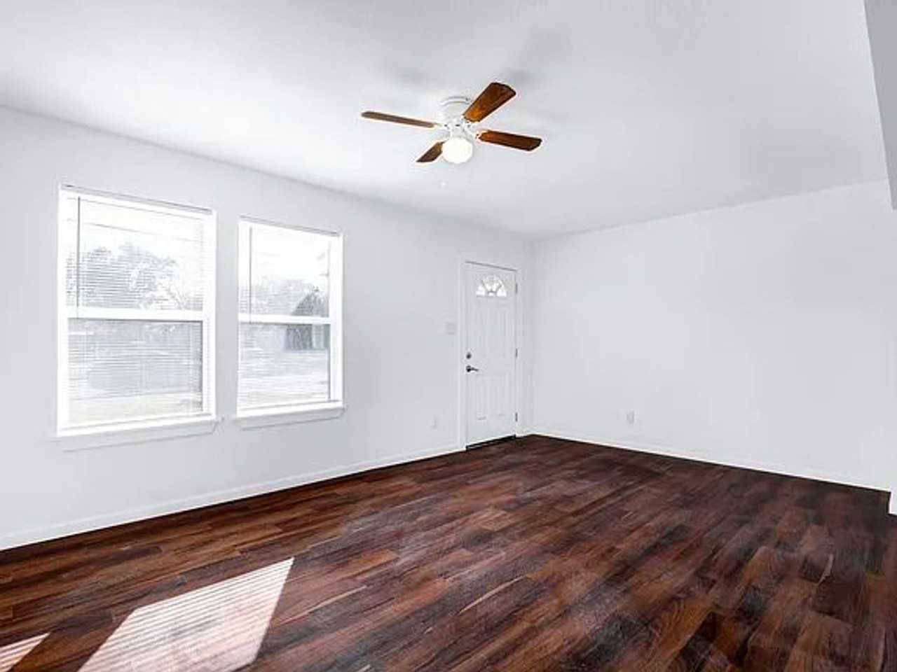 843 Brady Blvd - Photo 2 of 16