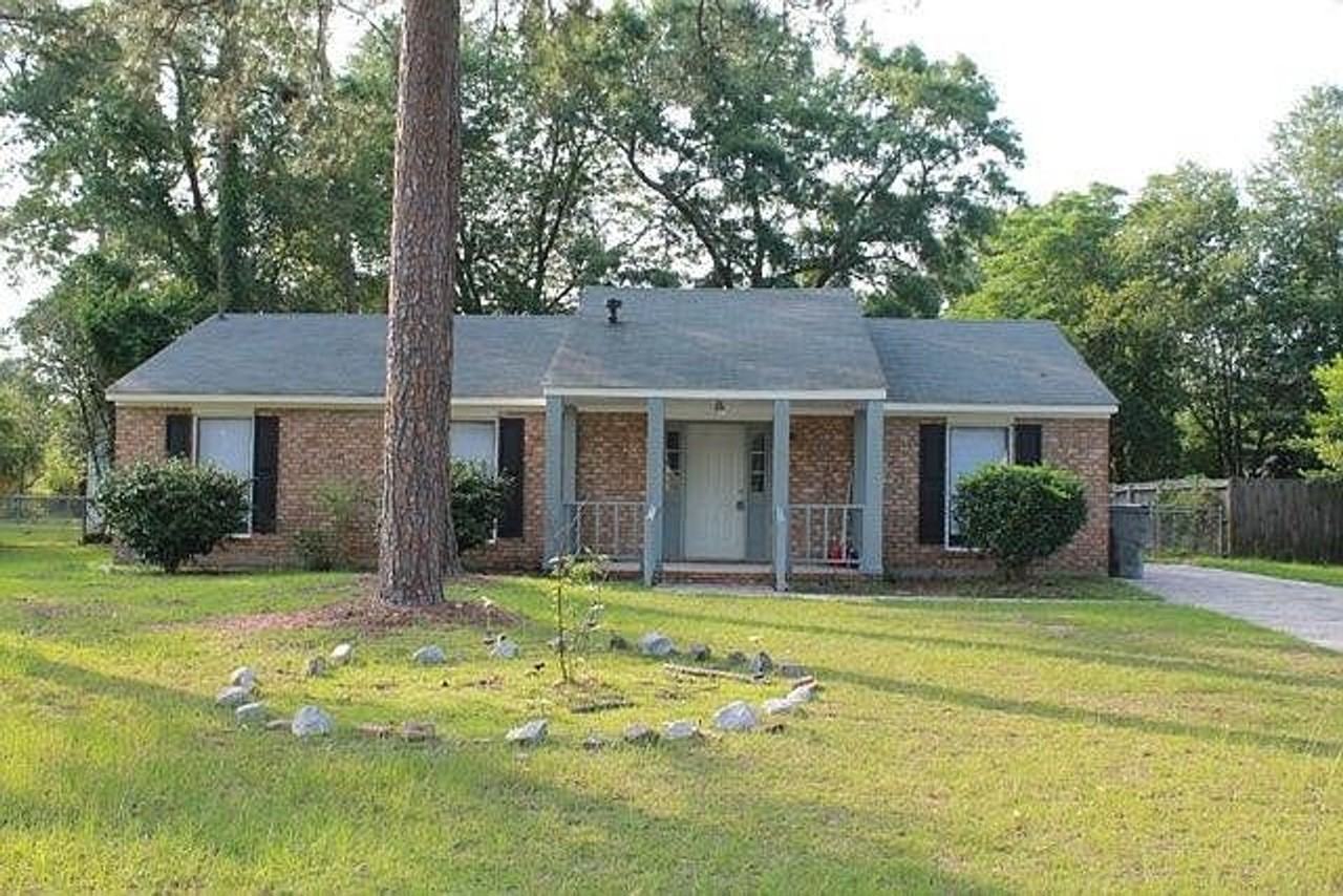 3811 Beacon Dr - Photo 3 of 12