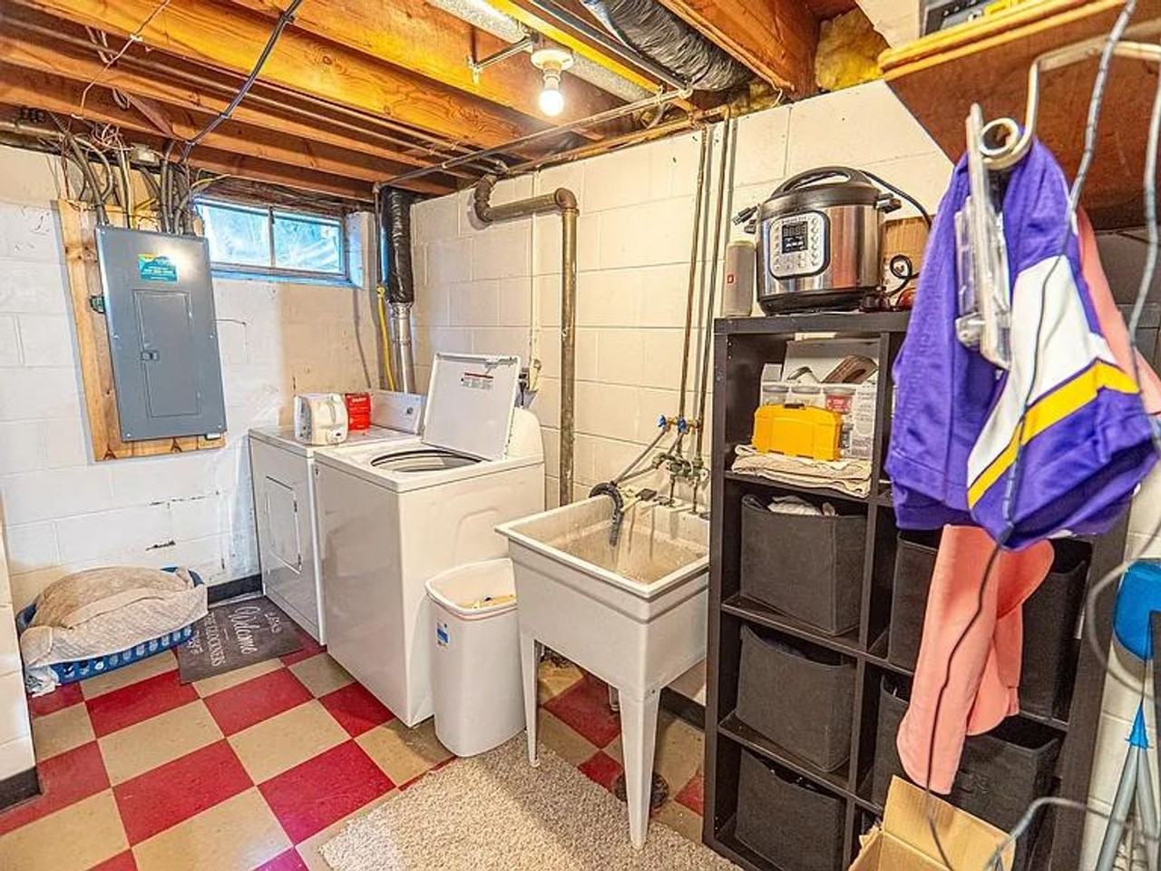 2516 Lincoln St Ne - Photo 3 of 17