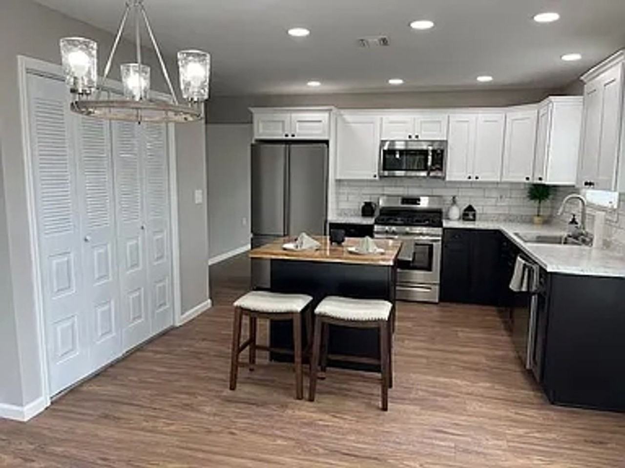 51 La Dunette Dr - Photo 3 of 8