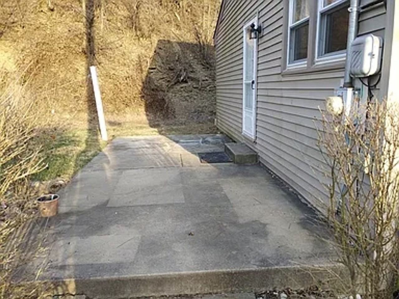 3776 Mccabe St - Photo 3 of 13