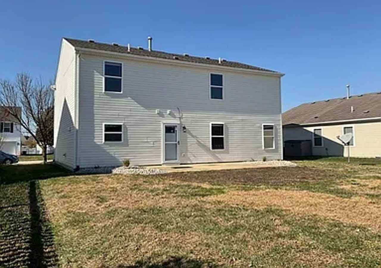 548 Falling Leaf Way - Photo 3 of 11