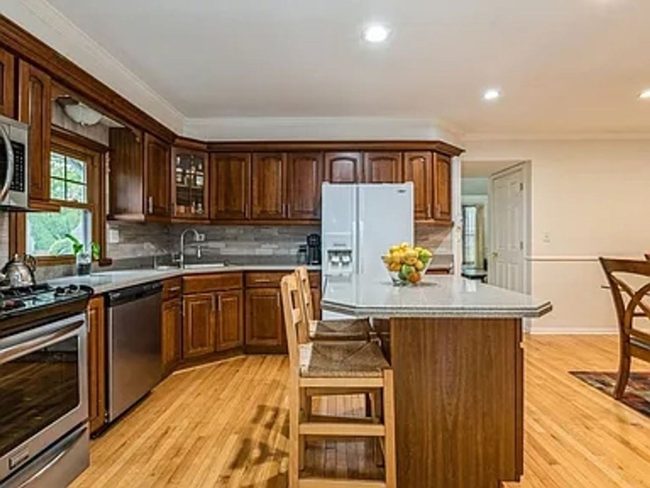 1225 Meghan Ave - Photo 3 of 7