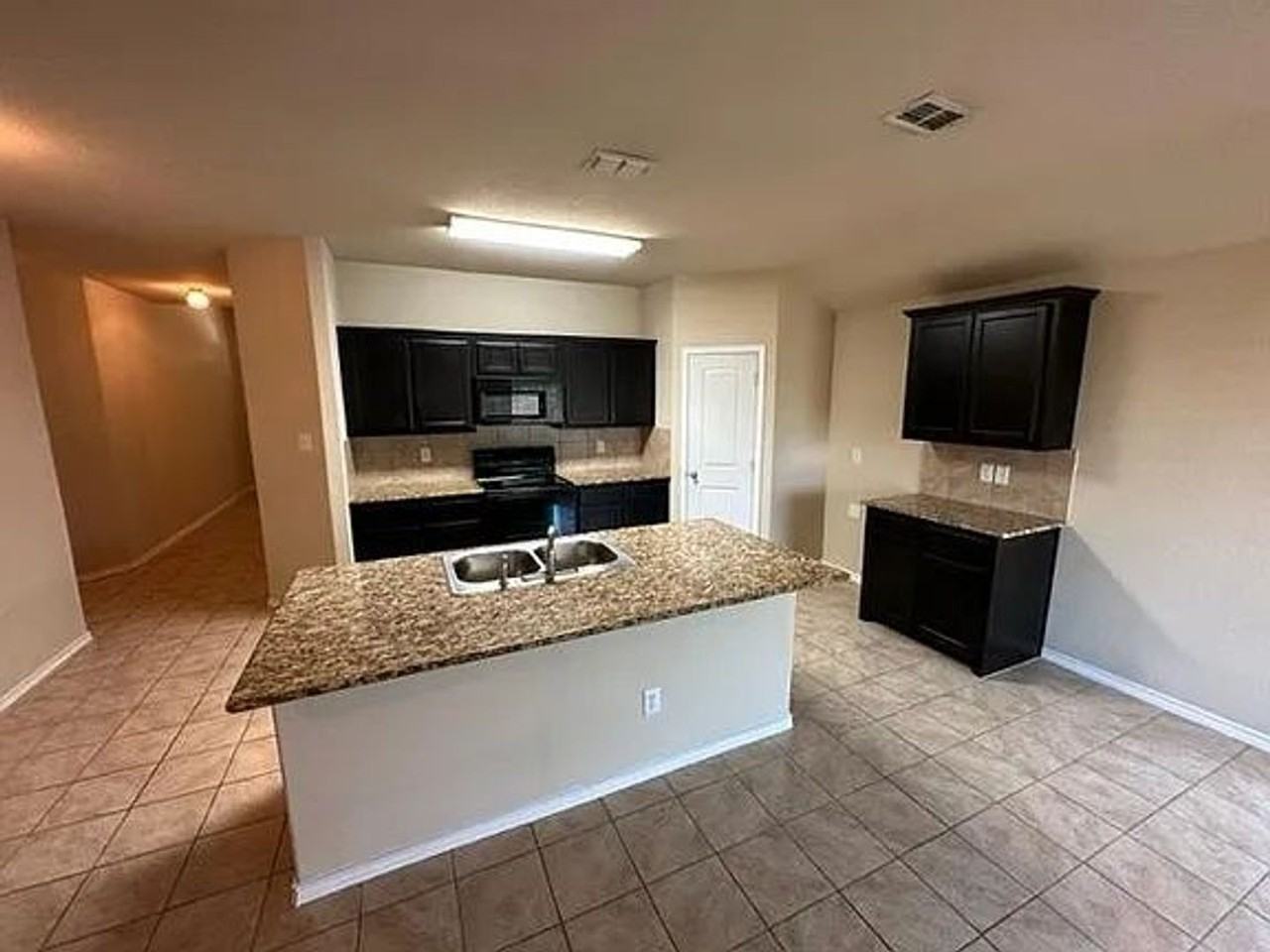 8904 Cold Harbor St - Photo 3 of 36