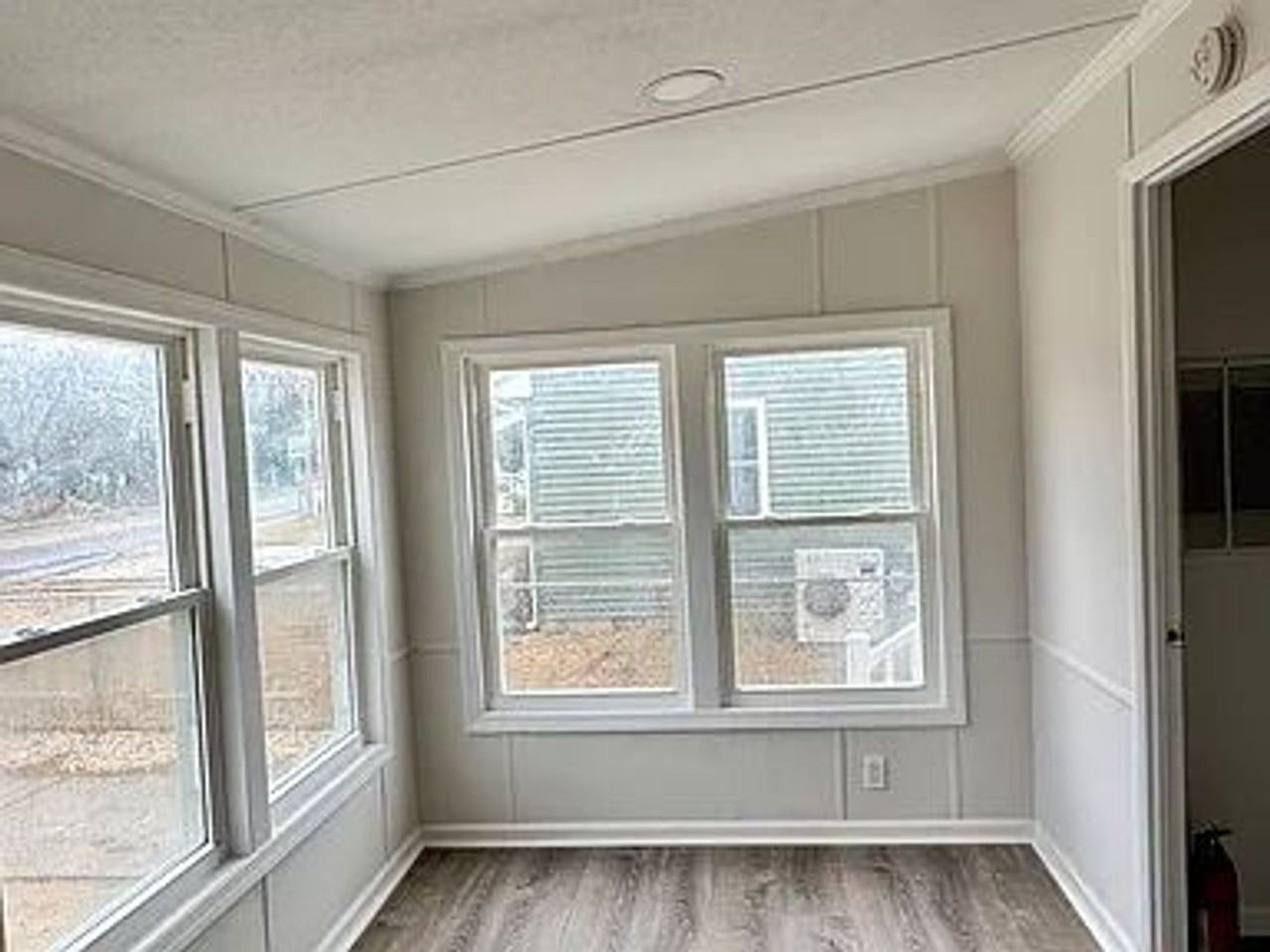 2707 Bayshore Rd - Photo 3 of 18