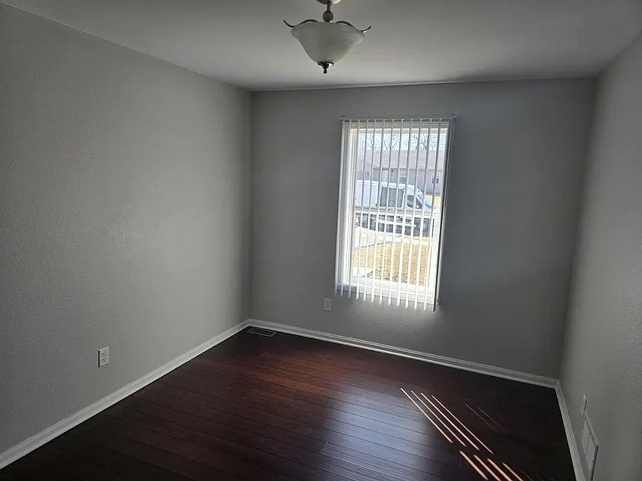 2068 Meadow Ave - Photo 3 of 16