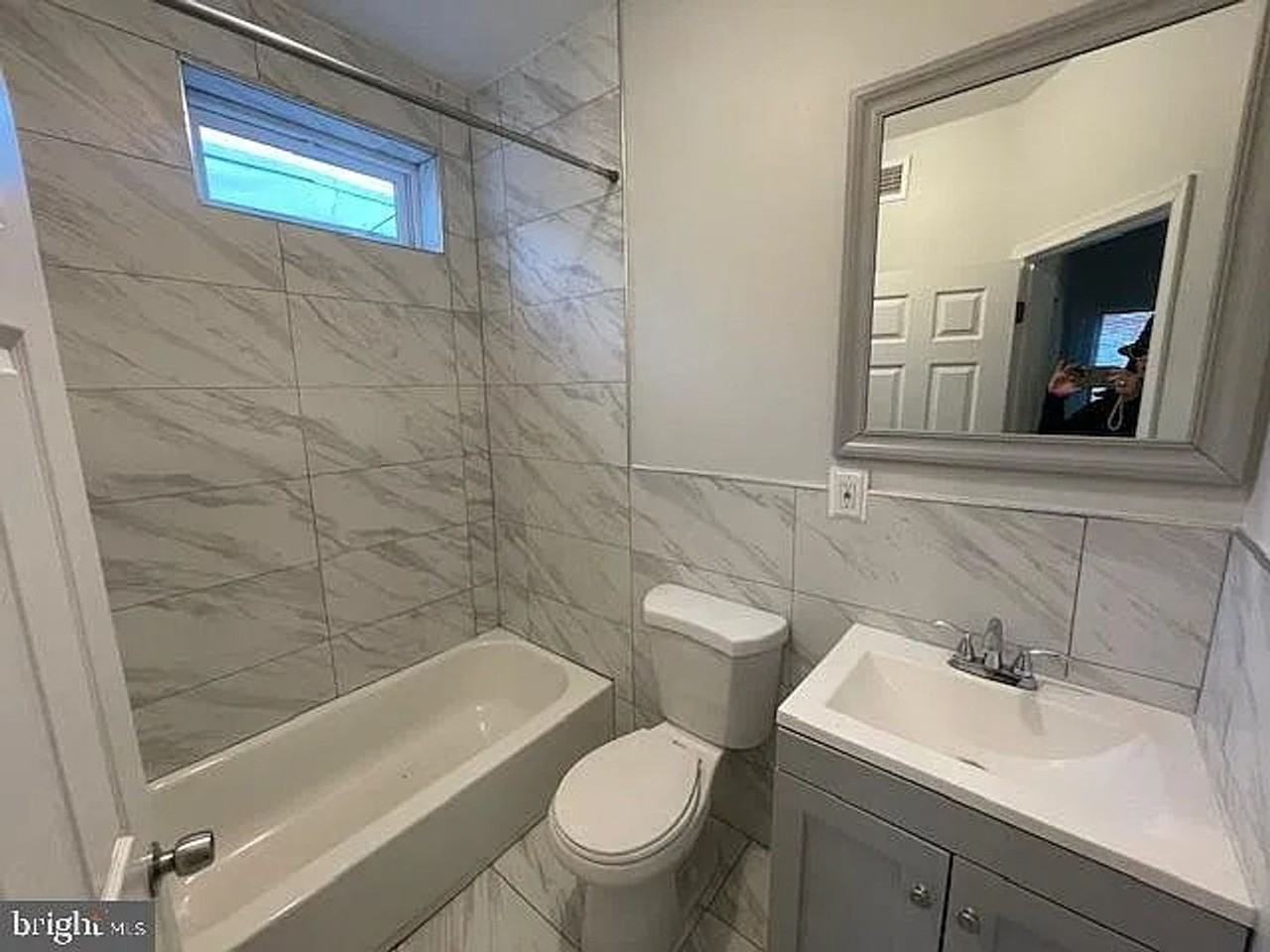 3908 N Darien St - Photo 3 of 8