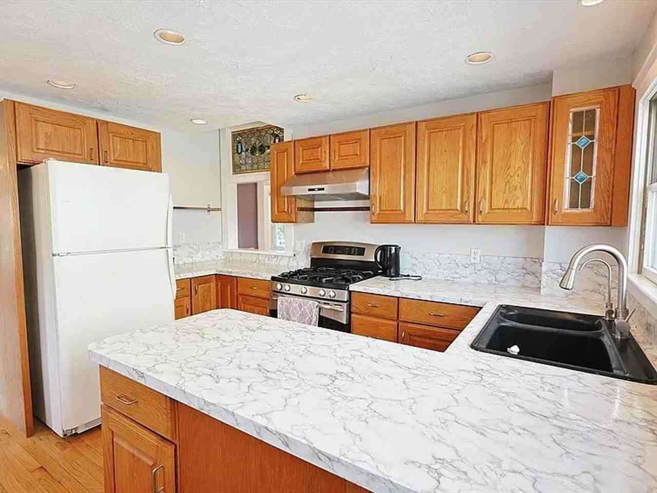 32 Circuit Ave #32 - Photo 2 of 16