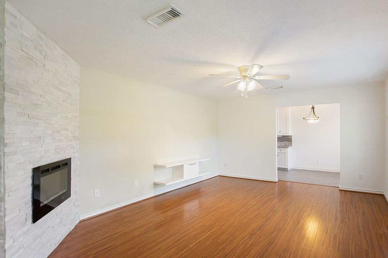 1253 Du Barry Ln - Photo 3 of 20