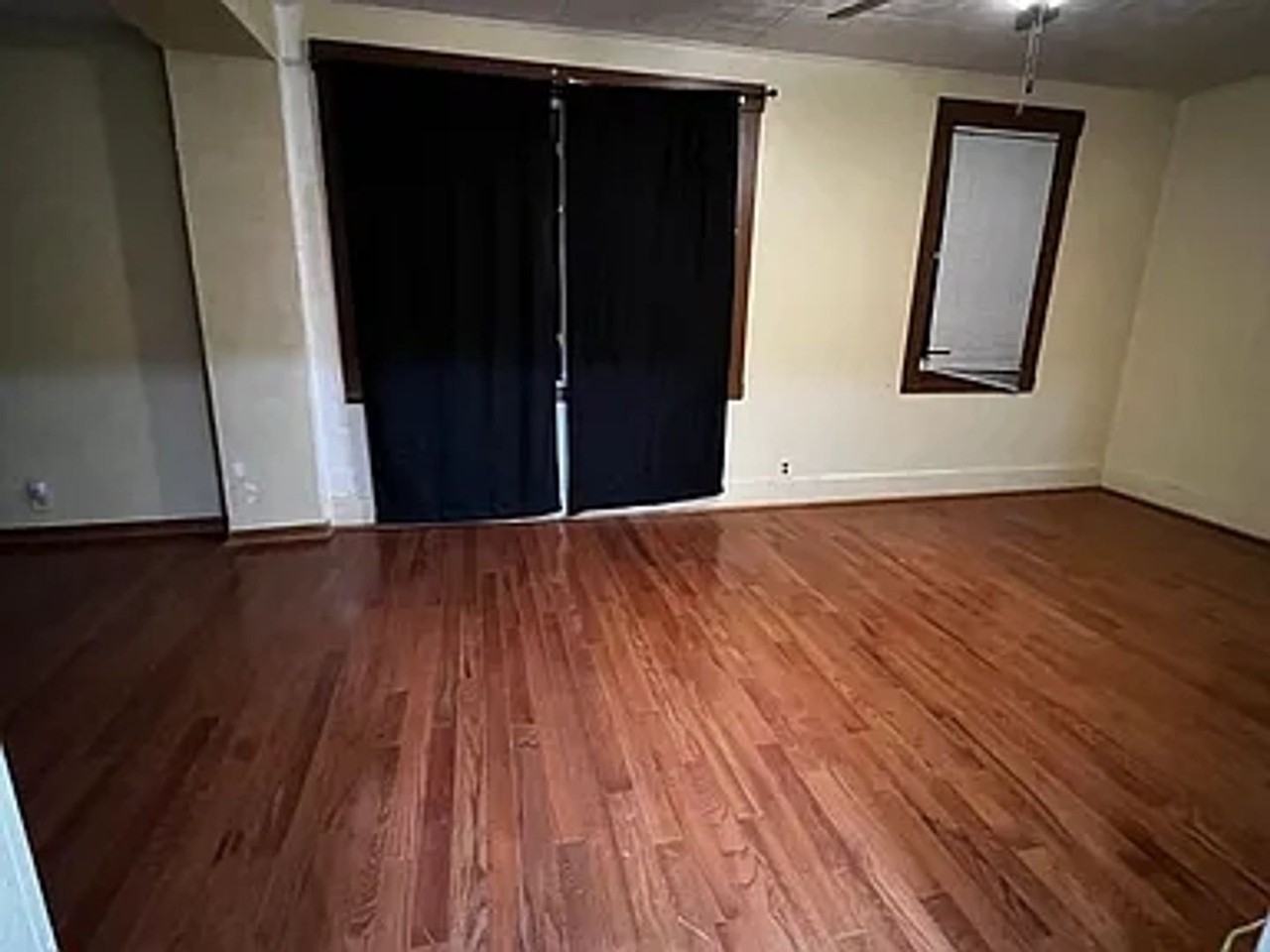 722 Queen Anne St - Photo 3 of 12