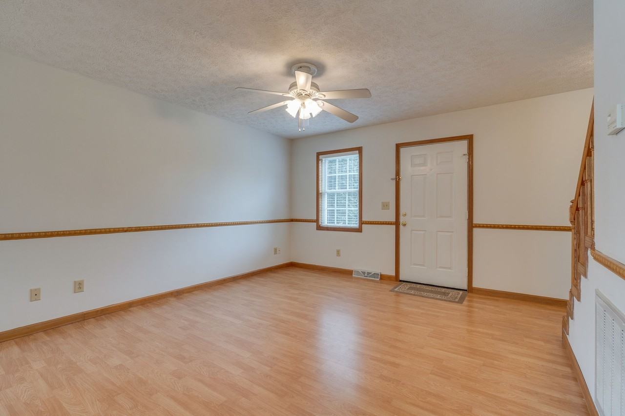 118 Lori Ann Dr #2 - Photo 4 of 17