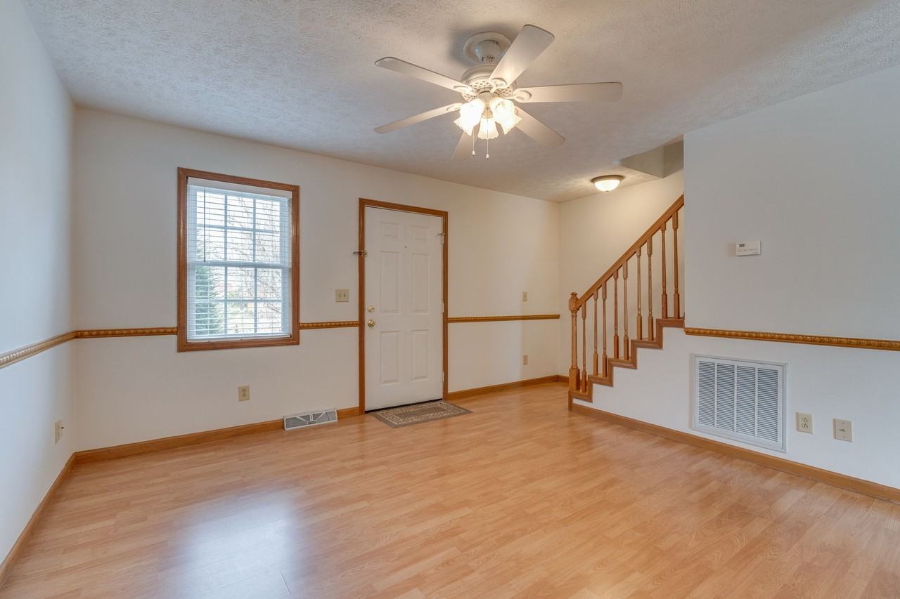 118 Lori Ann Dr #2 - Photo 5 of 17