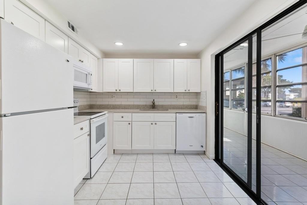 115 Capri Trail - Photo 4 of 34