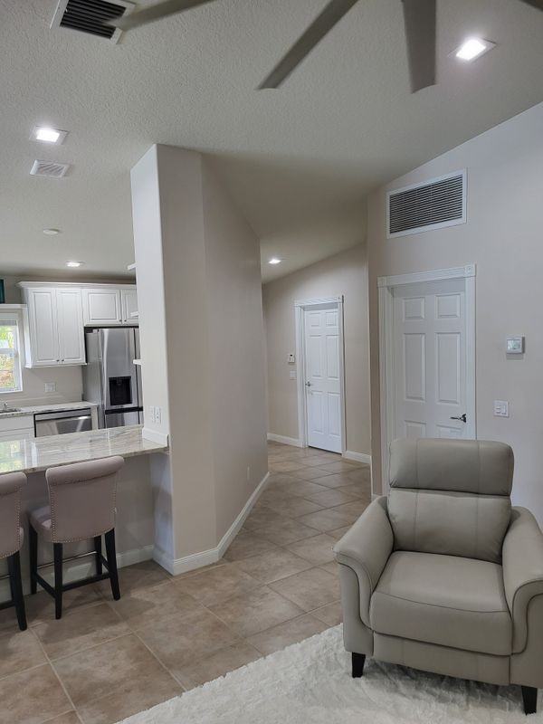 10446 Sw Stratton Dr - Photo 3 of 23