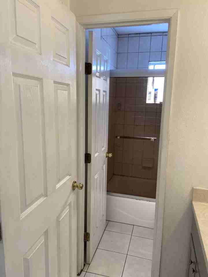 1159 Bellingham Drive - Photo 4 of 12