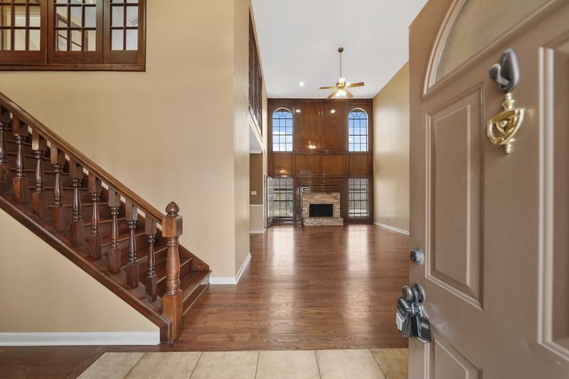 1018 Meadowlark Ln - Photo 3 of 28