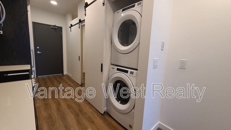 314 Rutland Rd N - Photo 4 of 16