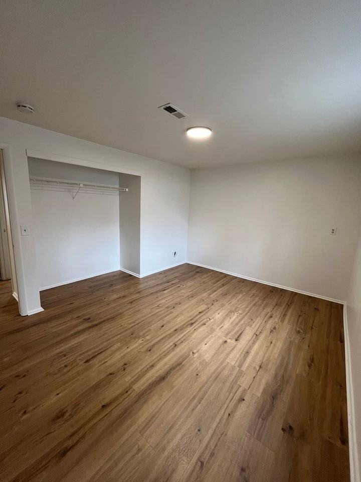 625 N 1100 W - Photo 4 of 17