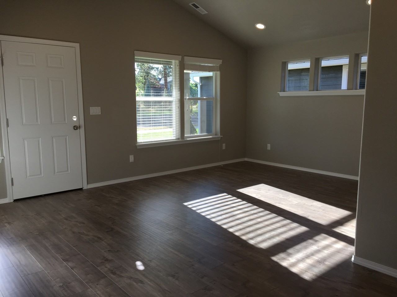 580 N Trinity Way - Photo 2 of 13