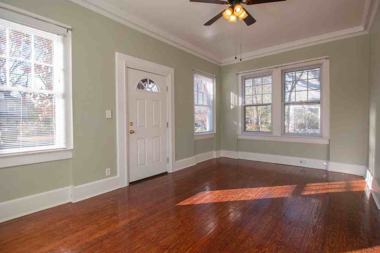 2711 Preston St - Photo 2 of 28