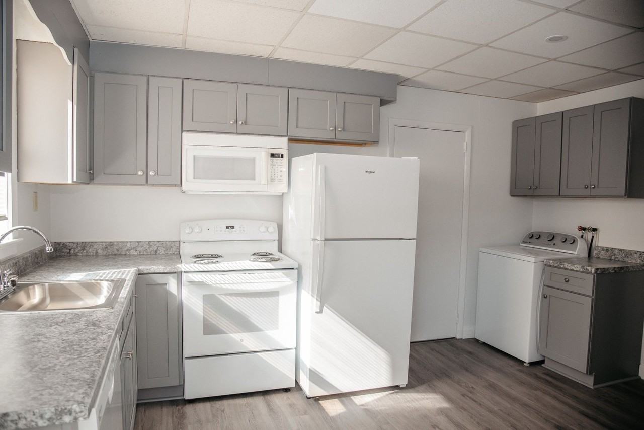 347 E High St - Photo 2 of 26