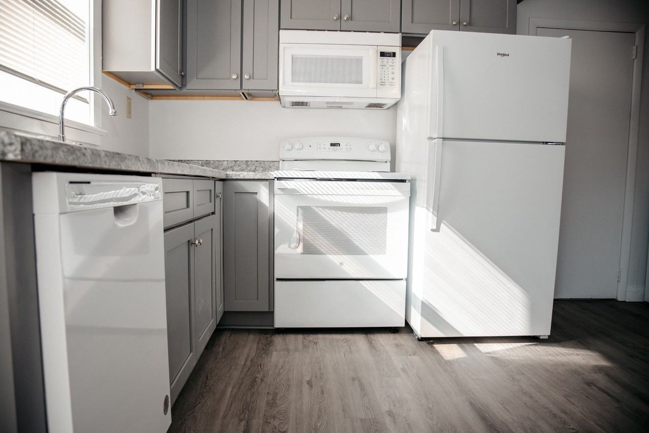 347 E High St - Photo 3 of 26