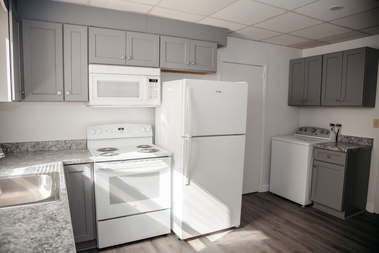 347 E High St - Photo 4 of 26