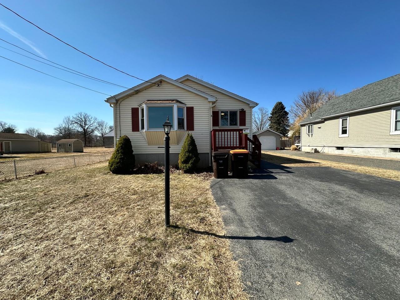 20 Meadow Ave - Photo 2 of 16