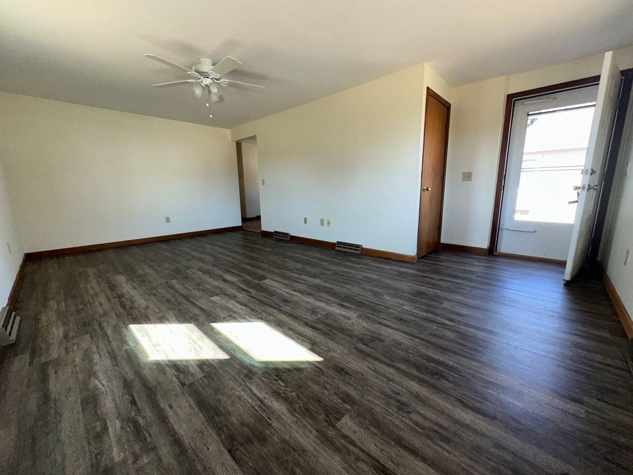 20 Meadow Ave - Photo 3 of 16
